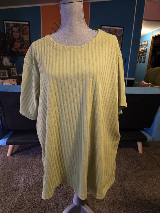 Avenue Tops - The Avenue US Womens Plus Size 26/28 Pea Green Tunic Shirt Tshirt Stretchy